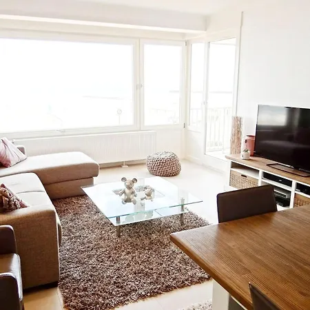 Apartment Horizon 0501 Located On The Sea