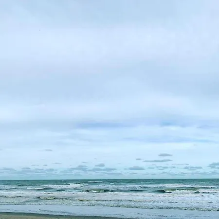 In By The דירה *