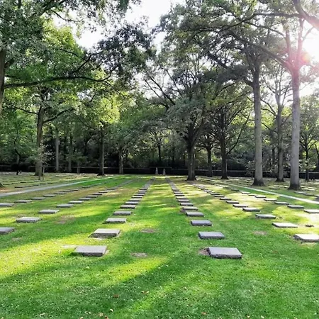 In By The דירה *